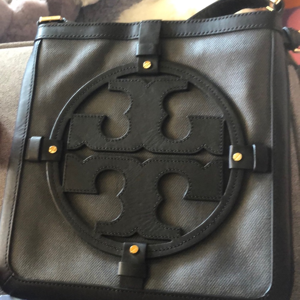 Brand New Tody Burch Crossbody!! Never worn!